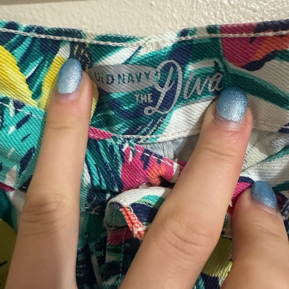 Old Navy Women's Floral Print Shorts - Multicolor - Picture 4 of 6